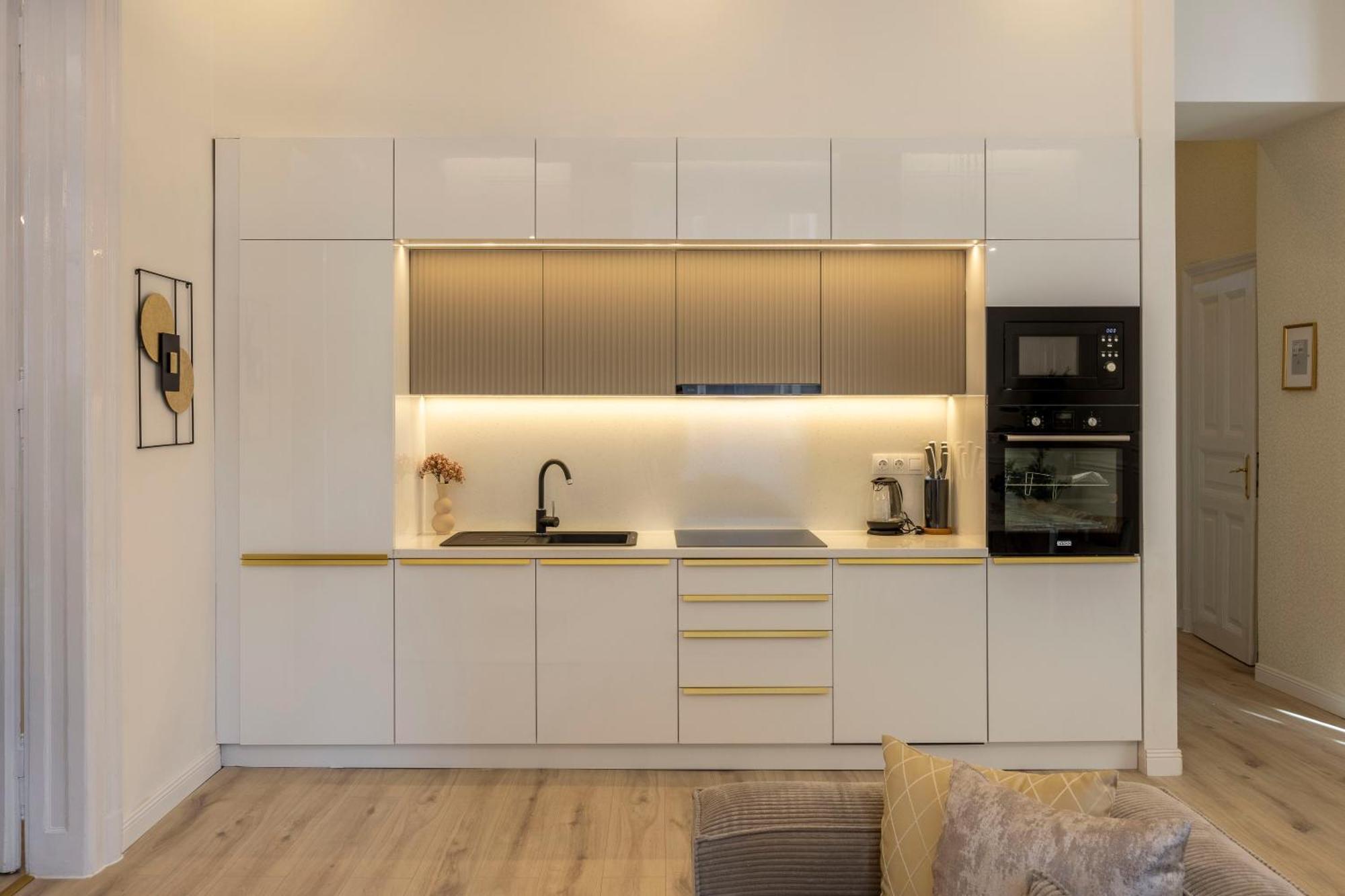 Exclusive & Prestigious Central Residence W/ Balcony 布达佩斯 外观 照片