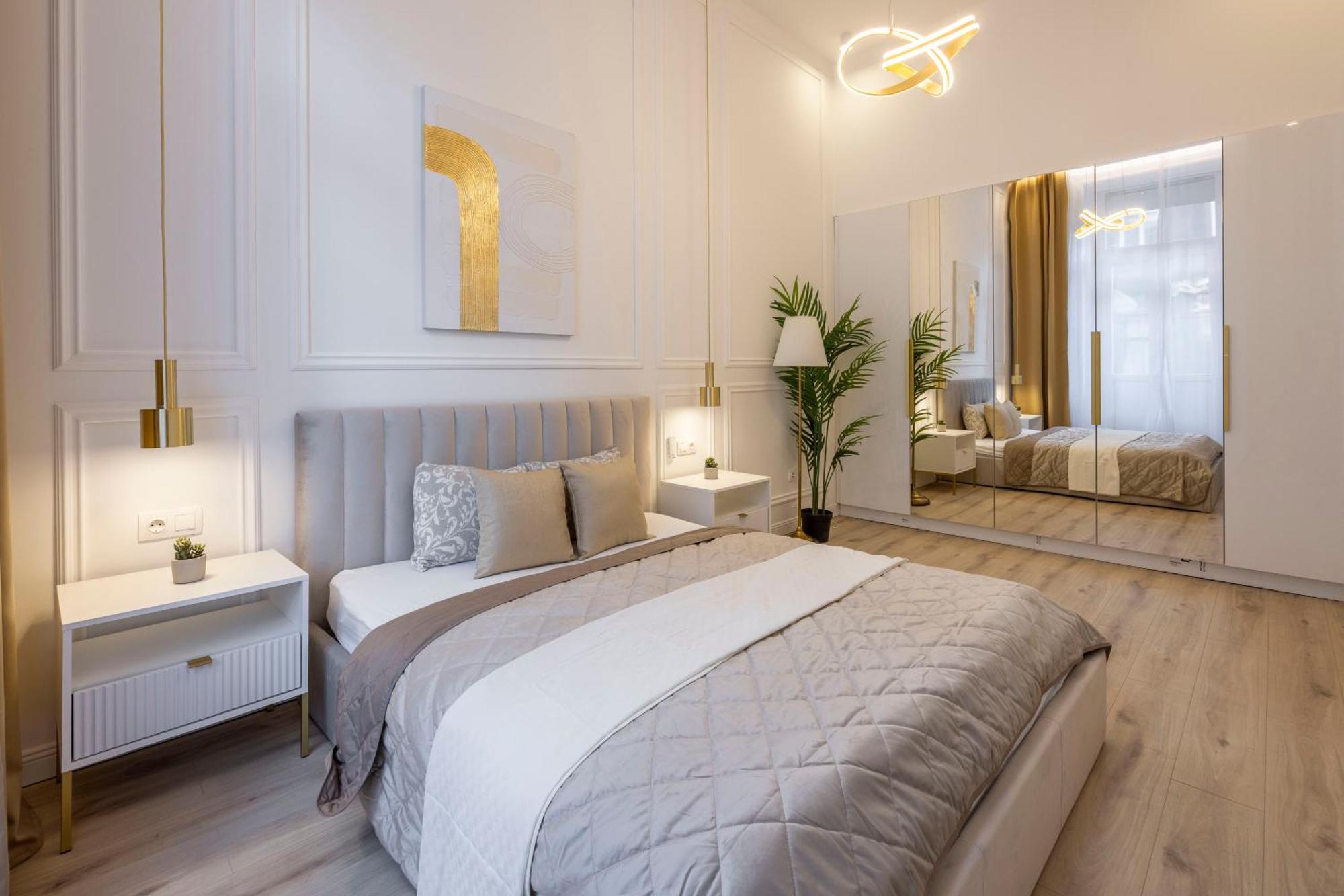 Exclusive & Prestigious Central Residence W/ Balcony 布达佩斯 外观 照片